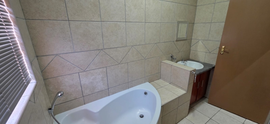 8 Bedroom Property for Sale in Meiringspark North West